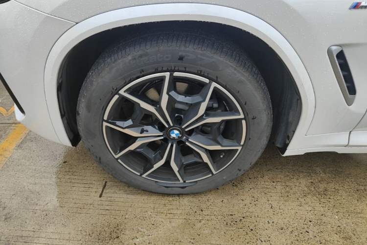 Used BMW X3 2022 xDrive25i M Sport Package Left Front Wheel Hub