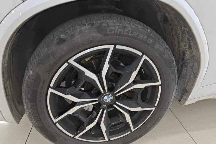 Used BMW X3 2022 xDrive25i M Sport Package Left Front Wheel Hub