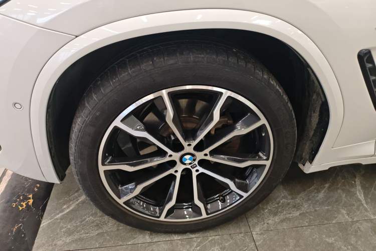 Used BMW X3 2022 Facelift xDrive30i Luxury Edition M Night Edition Package Left Front Wheel Hub