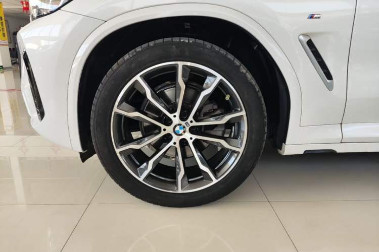 Used BMW X3 2022 xDrive30i Luxury Model M Night Sky Package Left Front Wheel Hub