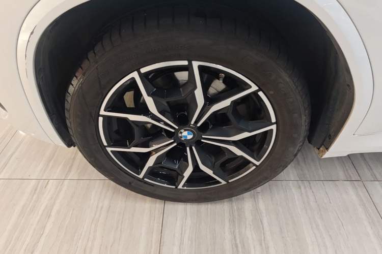 Used BMW X3 2022 xDrive25i M Sport Package Left Front Wheel Hub