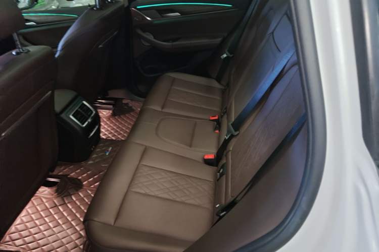 Used BMW X3 2022 Second Facelift xDrive30i Leading Edition M Night Sky Package Left Rear Seat