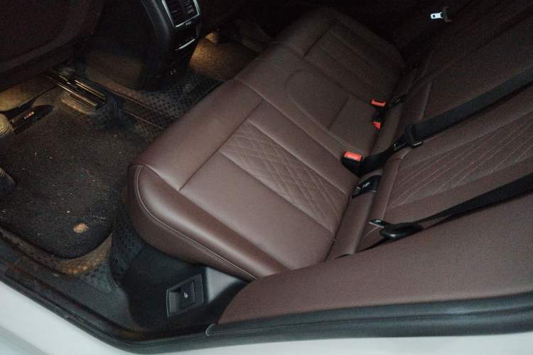 Used BMW X3 2022 Facelift xDrive30i Luxury Edition M Night Edition Package Left Rear Seat