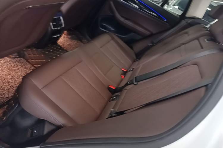 Used BMW X3 2022 xDrive25i M Sport Package Left Rear Seat