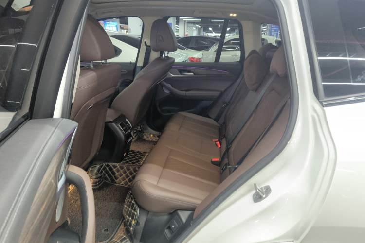 Used BMW X3 2022 xDrive30i Luxury Edition M Night Sky Package Left Rear Seat