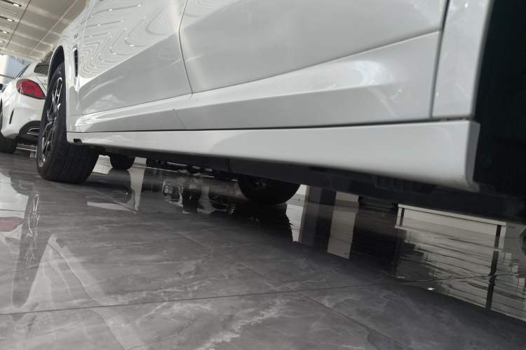 Used BMW X3 2022 Restyled xDrive25i M Sport Package Left Side Sill