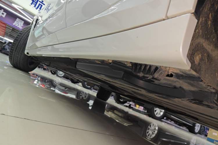 Used BMW X3 2022 Second Facelift xDrive30i Leading Edition M Night Sky Package Left Side Sill