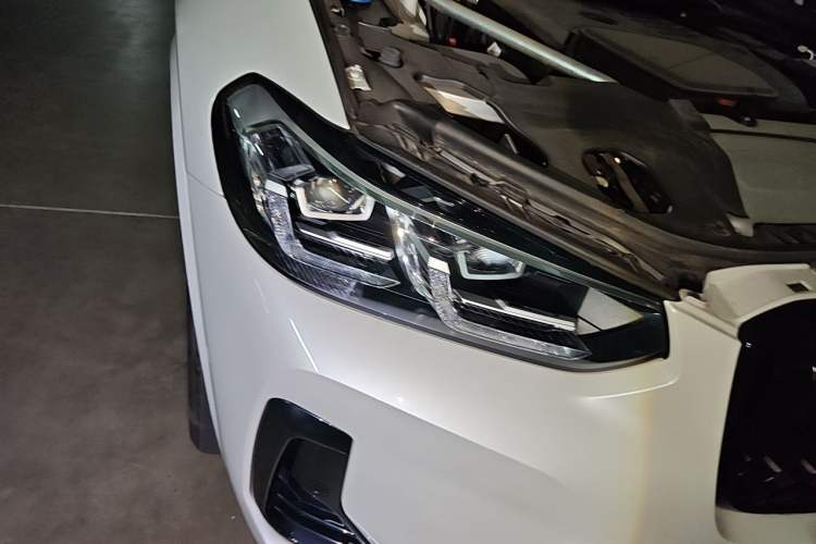 Used BMW X3 2022 Facelift xDrive30i Luxury Edition M Night Edition Package Right Front Headlight