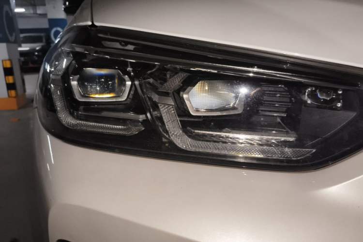 Used BMW X3 2022 Facelift xDrive30i Luxury Edition M Night Edition Package Right Front Headlight