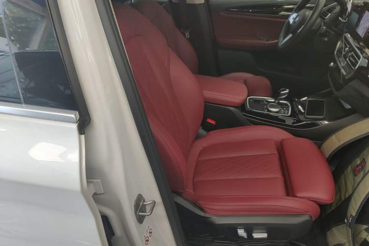Used BMW X3 2022 Restyled xDrive25i M Sport Package Right Front Seat