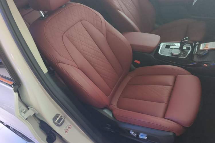 Used BMW X3 2022 Second Facelift xDrive30i Leading Edition M Night Sky Package Right Front Seat