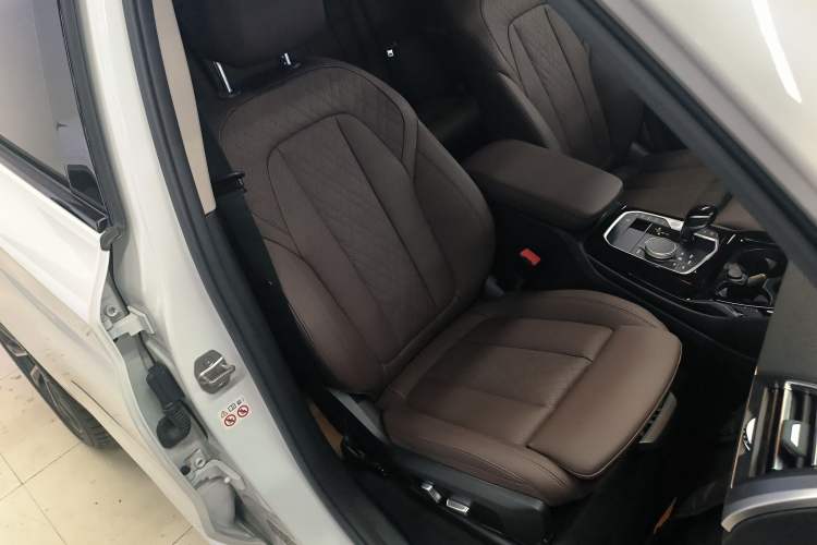 Used BMW X3 2022 Facelift xDrive30i Luxury Edition M Night Edition Package Right Front Seat