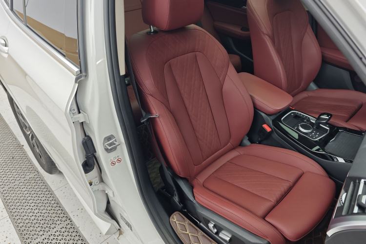 Used BMW X3 2022 Restyled xDrive25i M Sport Package Right Front Seat