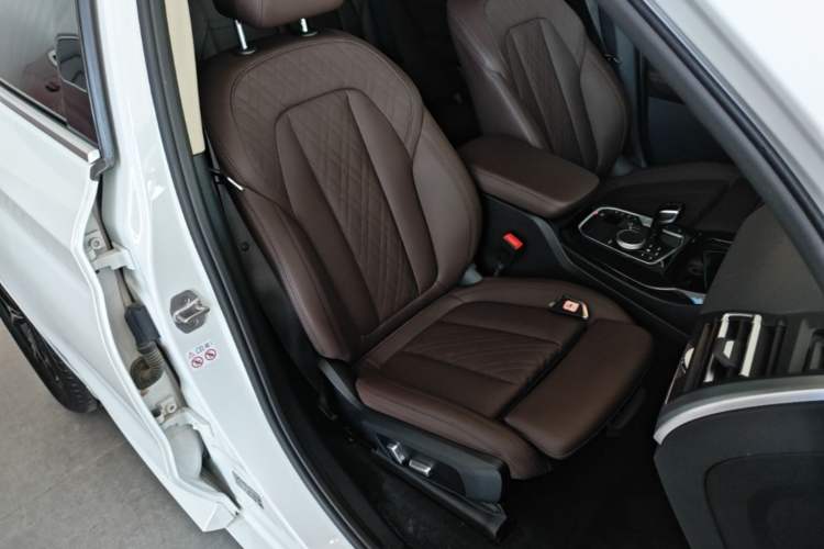 Used BMW X3 2022 Restyled xDrive25i M Sport Package Right Front Seat