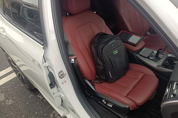 Used BMW X3 2022 Second Facelift xDrive30i Luxury Edition M Night Sky Package Right Front Seat