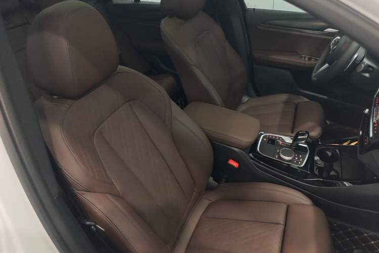 Used BMW X3 2022 Second Facelift xDrive30i Luxury Edition M Night Sky Package Right Front Seat