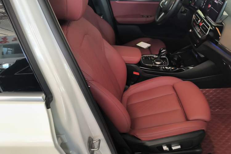 Used BMW X3 2022 Restyled xDrive25i M Sport Package Right Front Seat