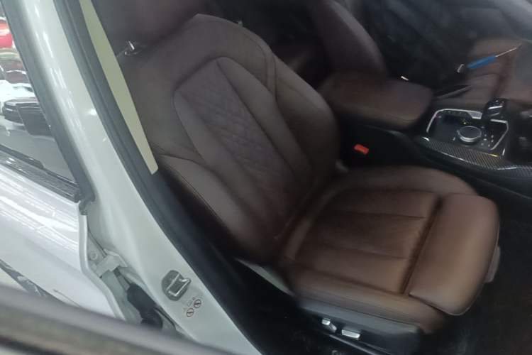 Used BMW X3 2022 Restyled xDrive30i Luxury Edition M Night Sky Package Right Front Seat