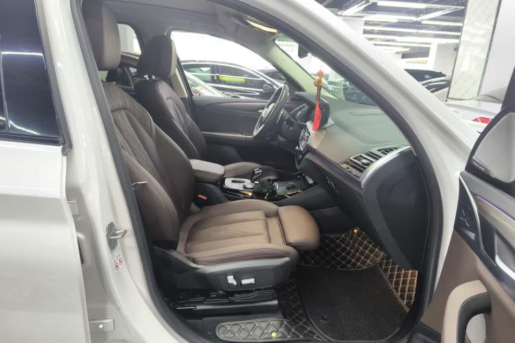 Used BMW X3 2022 xDrive30i Luxury Edition M Night Sky Package Right Front Seat