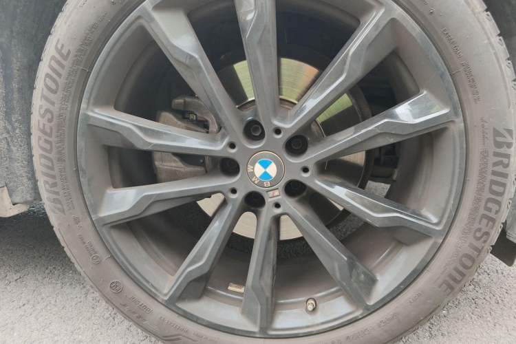 Used BMW X3 2022 Second Facelift xDrive30i Leading Edition M Night Sky Package Right Front Wheel Hub