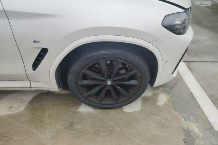 Used BMW X3 2022 Restyled xDrive30i Luxury Edition M Night Sky Package Right Front Wheel Hub
