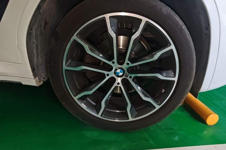 Used BMW X3 2022 xDrive30i Luxury Model M Night Sky Package Right Front Wheel Hub