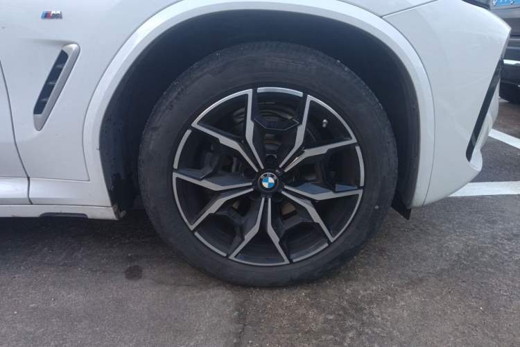 Used BMW X3 2022 xDrive25i M Sport Package Right Front Wheel Hub