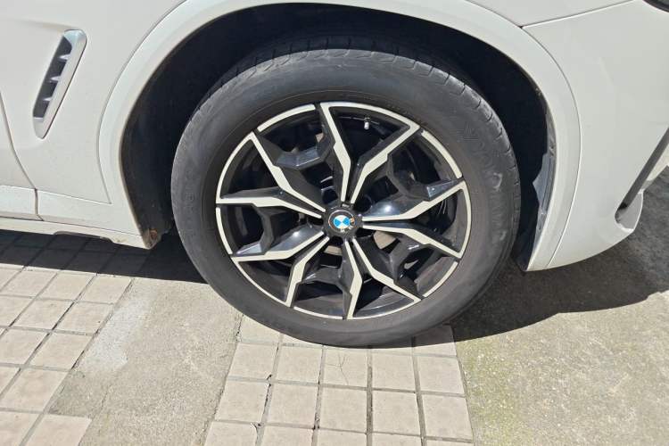 Used BMW X3 2022 xDrive25i M Sport Package Right Front Wheel Hub