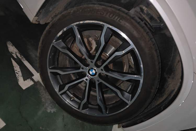 Used BMW X3 2022 xDrive30i Luxury Model M Night Sky Package Right Front Wheel Hub