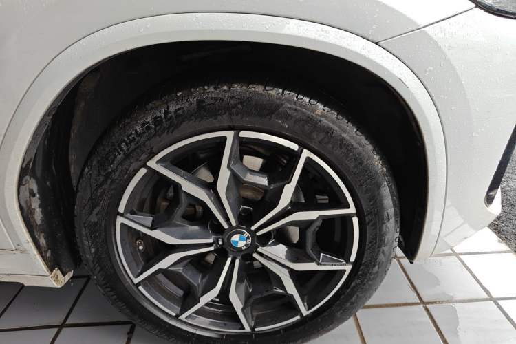 Used BMW X3 2022 xDrive25i M Sport Package Right Front Wheel Hub