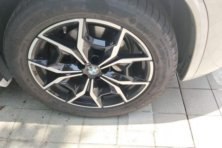 Used BMW X3 2022 xDrive25i M Sport Package Right Front Wheel Hub