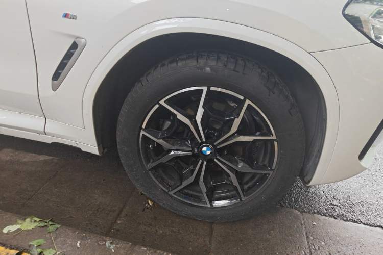 Used BMW X3 2022 xDrive25i M Sport Package Right Front Wheel Hub