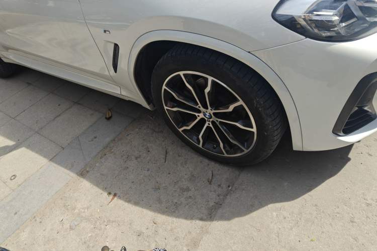 Used BMW X3 2022 xDrive30i Luxury Model M Night Sky Package Right Front Wheel Hub