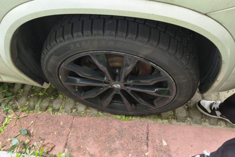 Used BMW X3 2022 xDrive30i Luxury Edition M Night Sky Package Right Front Wheel Hub