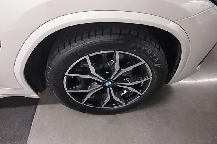 Used BMW X3 2022 Restyled xDrive25i M Sport Package Right Front Wheel Hub