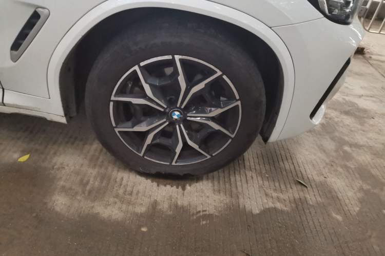 Used BMW X3 2022 xDrive25i M Sport Package Right Front Wheel Hub