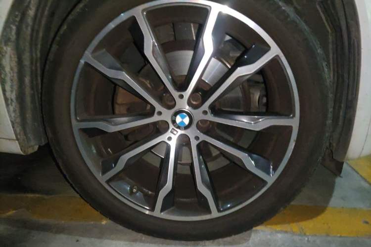 Used BMW X3 2022 Facelift xDrive30i Luxury Edition M Night Edition Package Right Front Wheel Hub