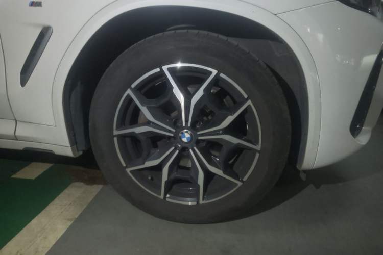 Used BMW X3 2022 xDrive25i M Sport Package Right Front Wheel Hub