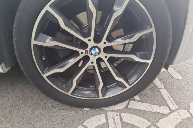 Used BMW X3 2022 xDrive30i Luxury Model M Night Sky Package Right Front Wheel Hub