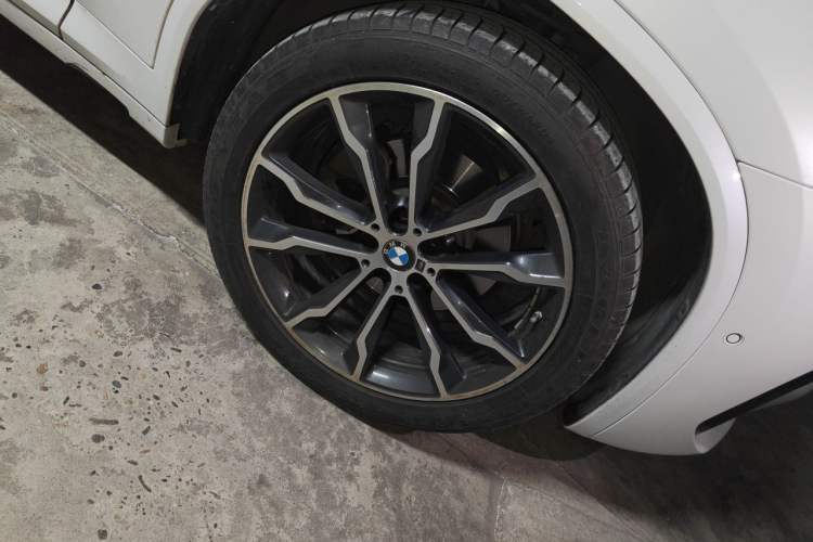 Used BMW X3 2022 Facelift xDrive30i Luxury Edition M Night Edition Package Right Front Wheel Hub
