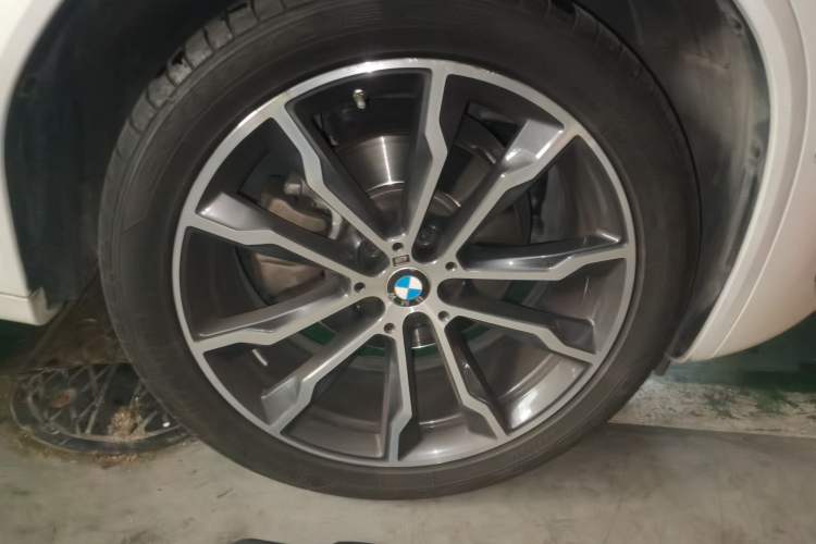 Used BMW X3 2022 Facelift xDrive30i Luxury Edition M Night Edition Package Right Front Wheel Hub