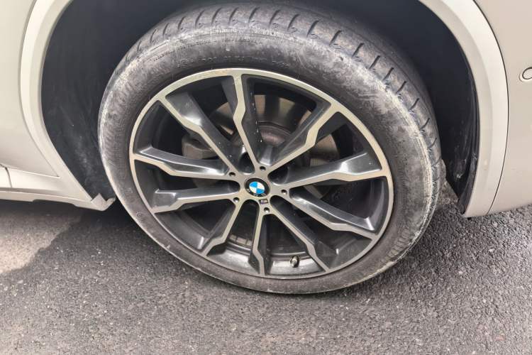 Used BMW X3 2022 xDrive30i Luxury Model M Night Sky Package Right Front Wheel Hub