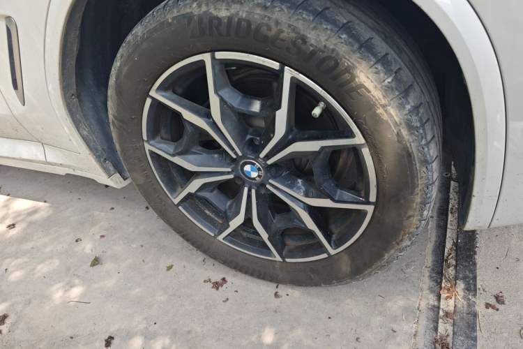 Used BMW X3 2022 xDrive25i M Sport Package Right Front Wheel Hub
