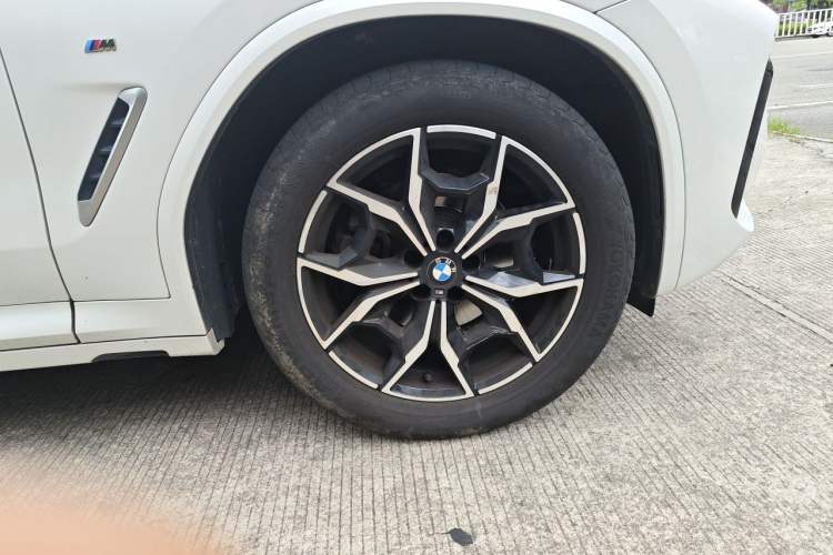 Used BMW X3 2022 xDrive25i M Sport Package Right Front Wheel Hub