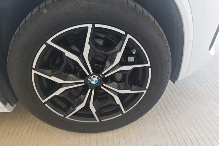 Used BMW X3 2022 xDrive25i M Sport Package Right Front Wheel Hub