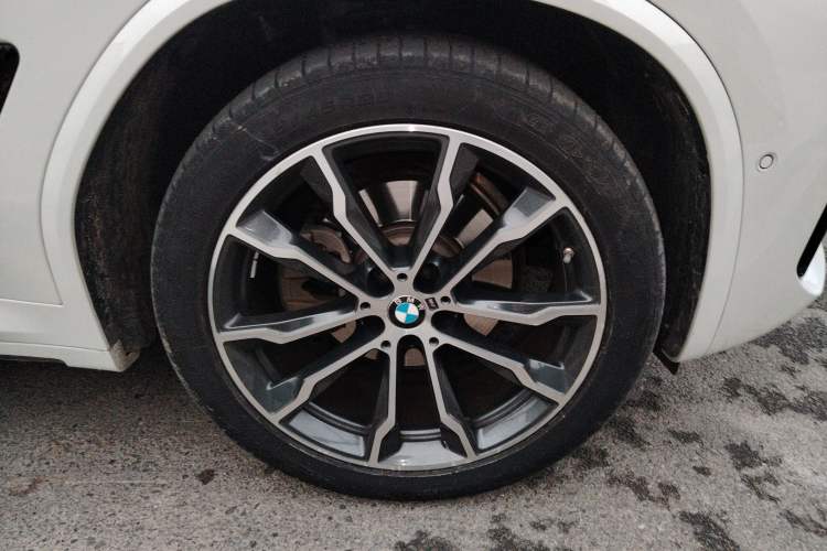 Used BMW X3 2022 Facelift xDrive30i Luxury Edition M Night Edition Package Right Front Wheel Hub