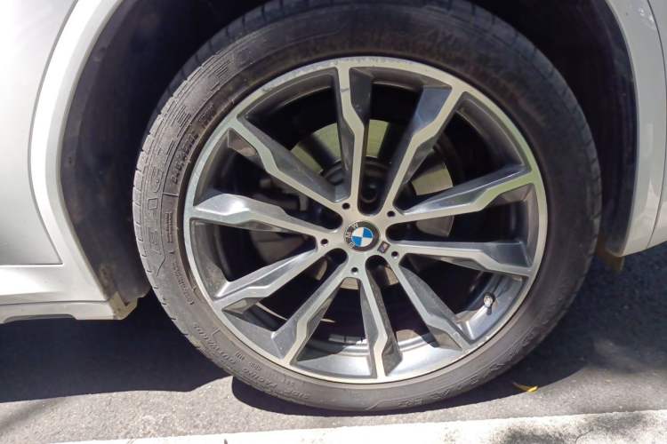 Used BMW X3 2022 xDrive30i Luxury Model M Night Sky Package Right Front Wheel Hub