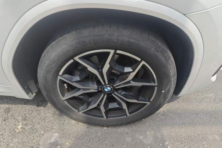 Used BMW X3 2022 xDrive25i M Sport Package Right Front Wheel Hub
