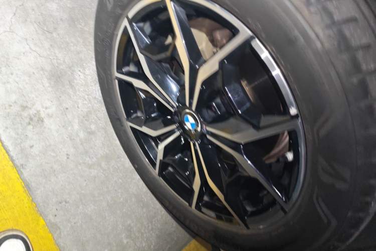 Used BMW X3 2022 xDrive25i M Sport Package Right Front Wheel Hub