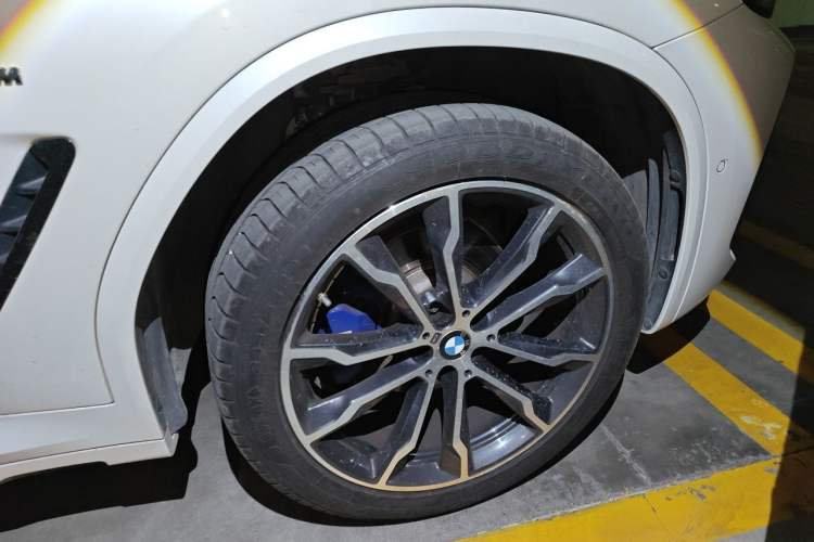 Used BMW X3 2022 Facelift xDrive30i Luxury Edition M Night Edition Package Right Front Wheel Hub